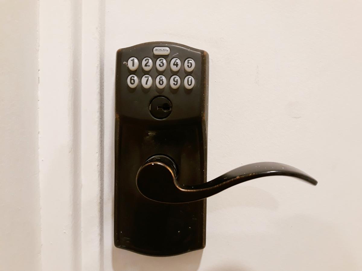 Diplomat Apartment Тбилиси Екстериор снимка